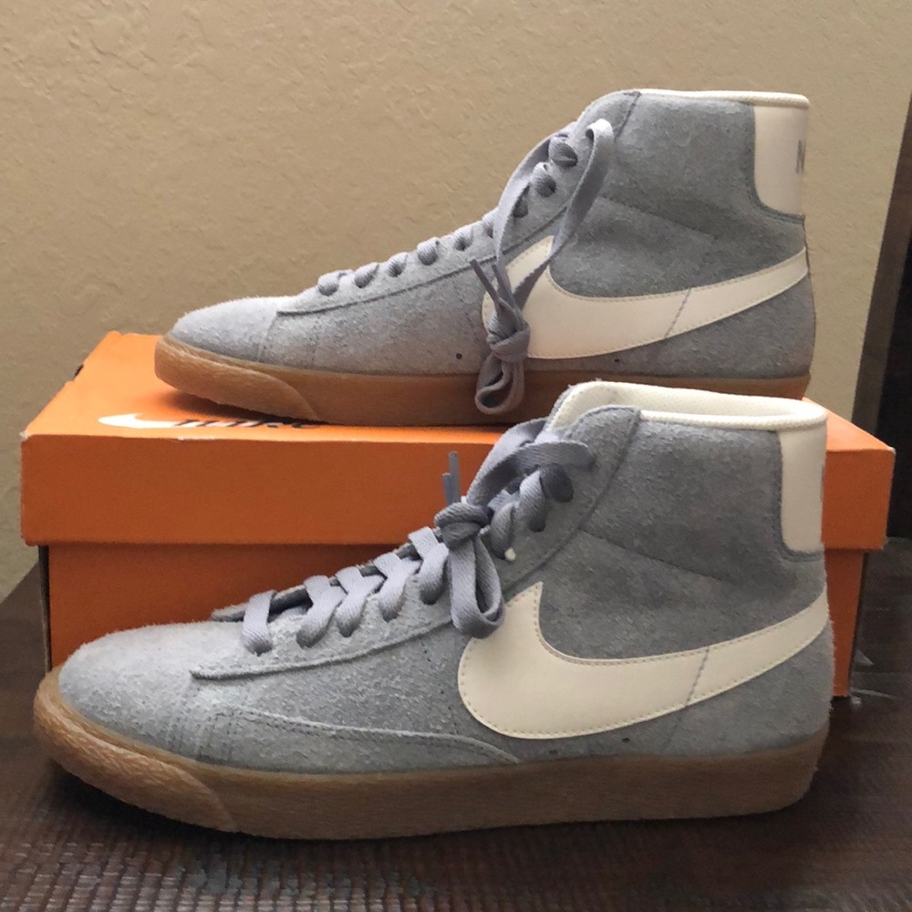 NIKE WMNS BLAZER MID SUEDE NIB 9.5